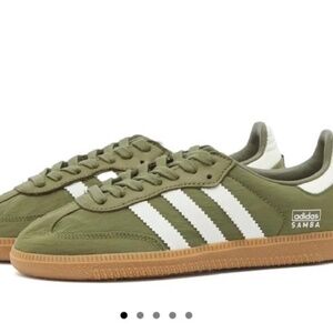 Adidas Samba OG- Forest green and white Size 9